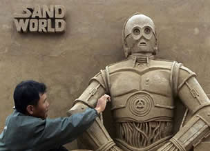sand_c3po.jpg